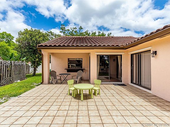 5th image of 2960 Azalea Dr