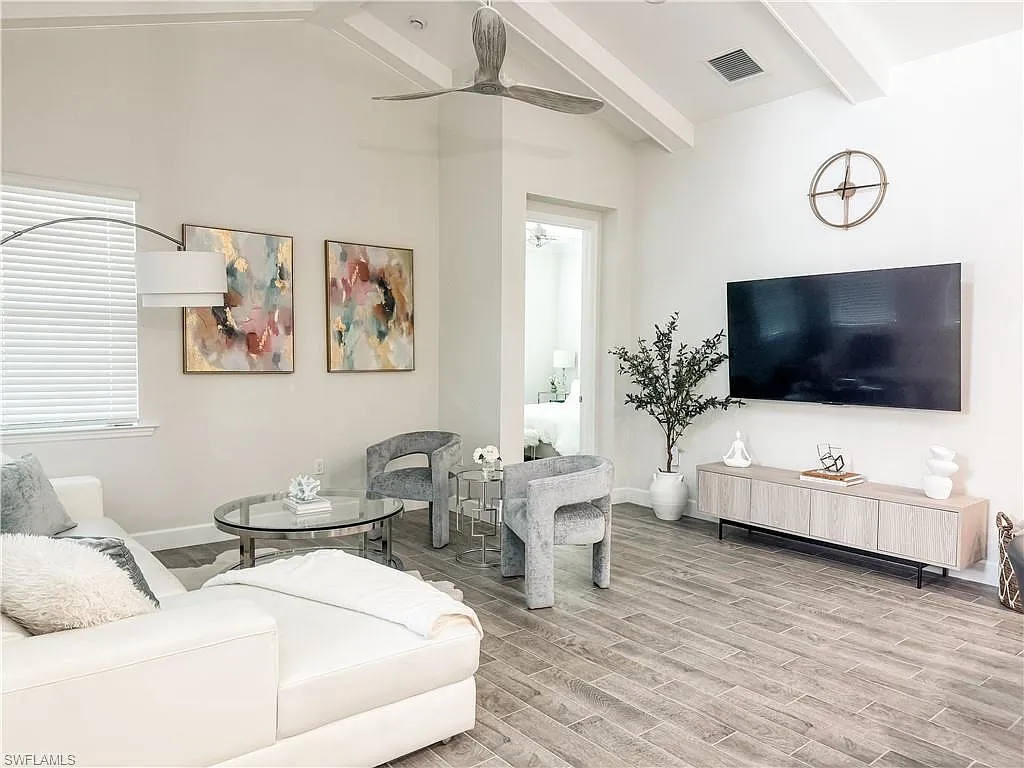 2 bed, 2.0 bath, 1411 sqft, $10,000 — Photo 2