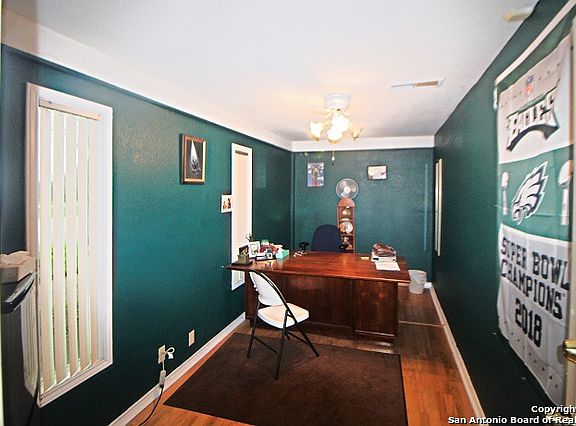 4th image of 172 Bonair Dr