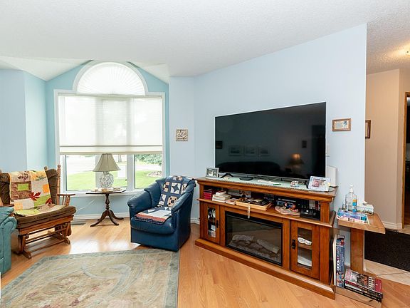4th image of 10860 25th Ave NW