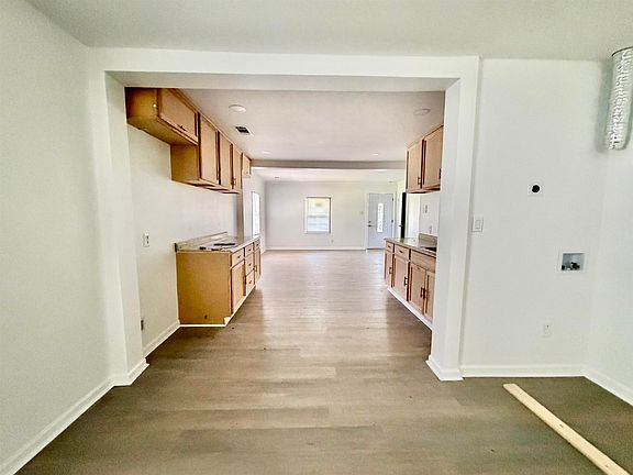 5th image of 3800 E Mallory Ave