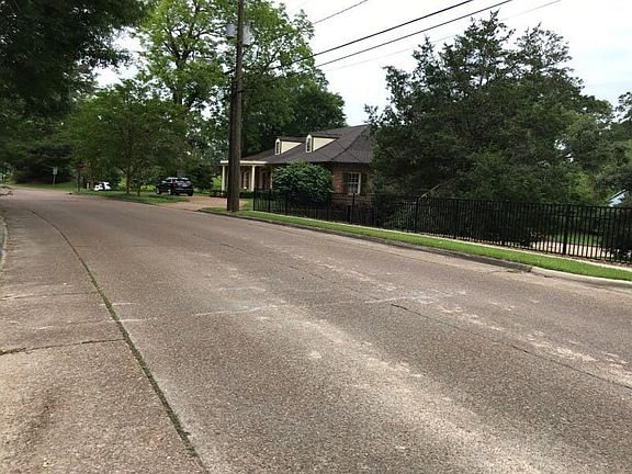 5th image of 311 Auburn Ave