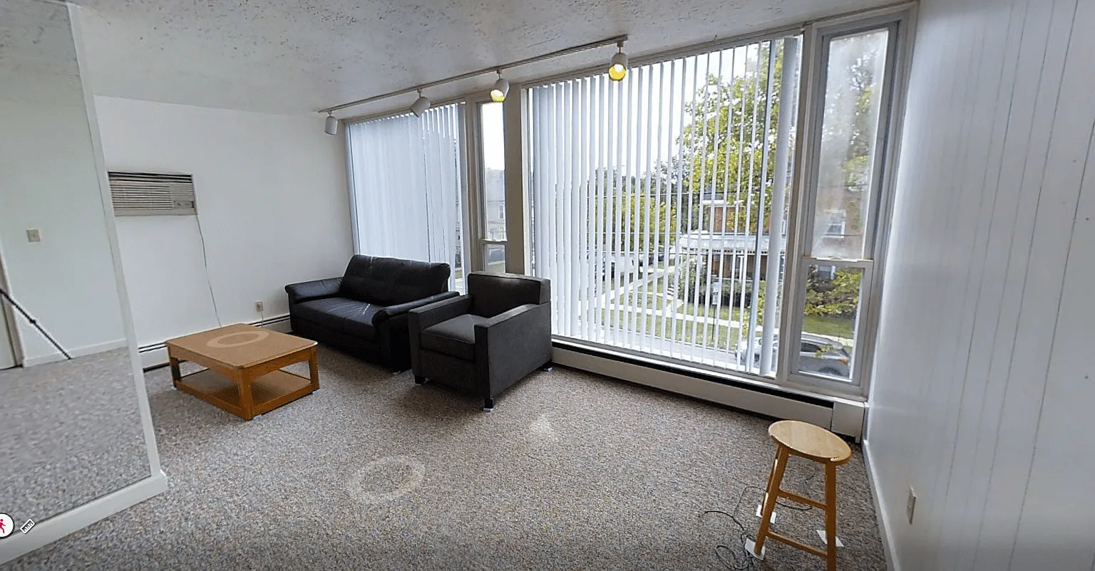 404 N. Thayer — Photo 1