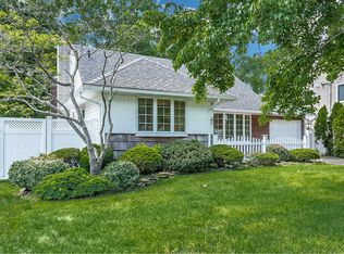 1228 Lakeshore Dr, Massapequa Park, NY 11762