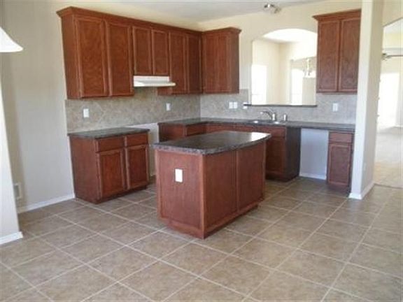 3rd image of 806 Rivera Way
