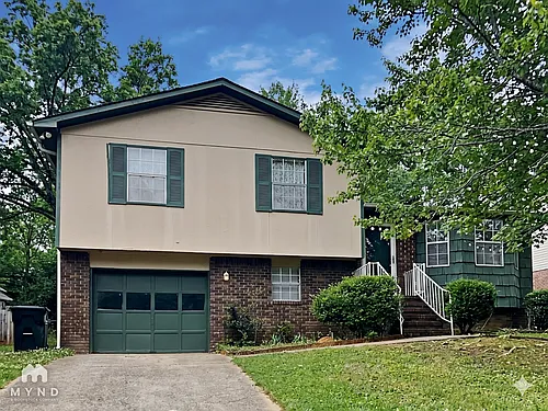 2624 Garry St Photo 1