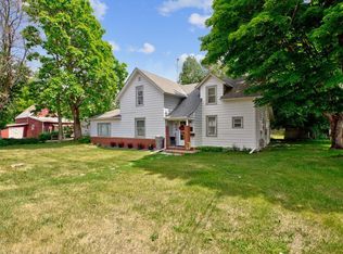 909 7th Ave NW, Faribault, MN 55021