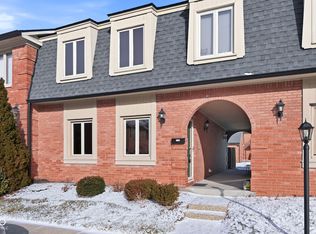 1154 Canterbury Sq N, Indianapolis, IN 46260