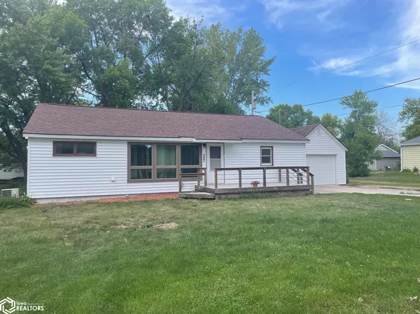 303 3rd Ave N, Dakota City, IA 50529
