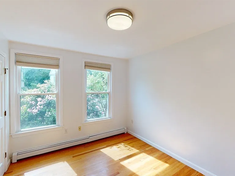 21 Albemarle Ave — Photo 6