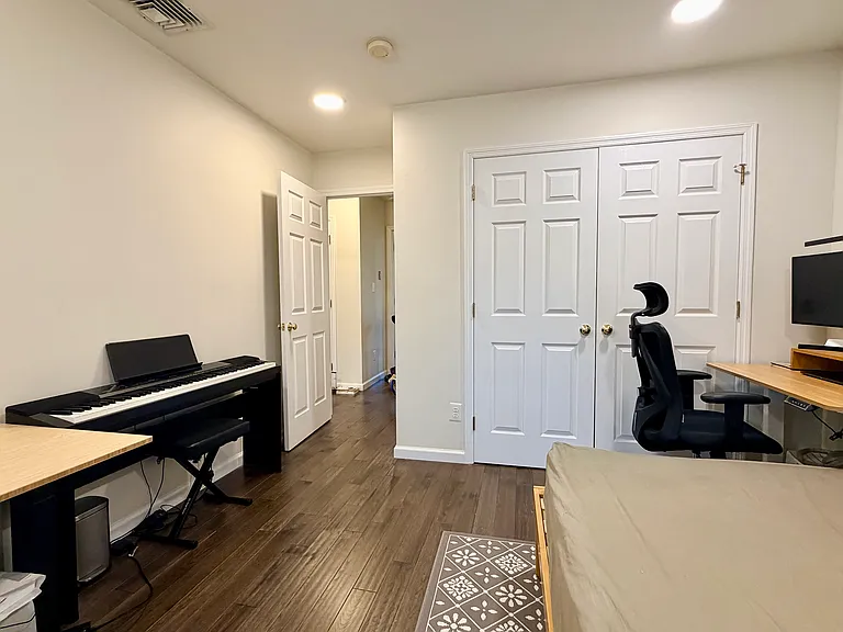 56 Foxwood Sq N — Photo 15