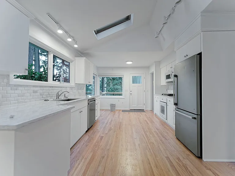 3801 SW Hamilton St — Photo 55