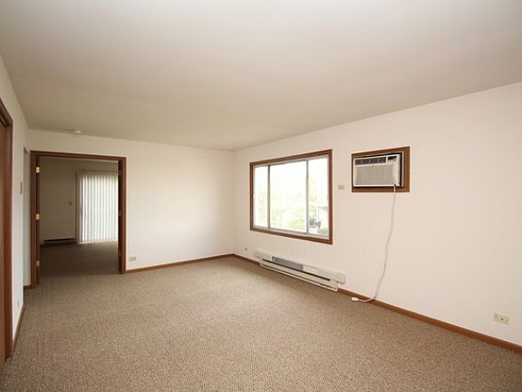 2nd image of 633 Dean Dr APT 6