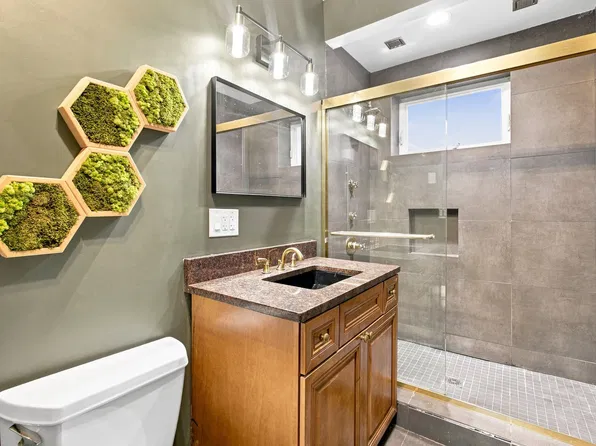 10 Strathmore Rd APT 2A, Brookline, MA 02445