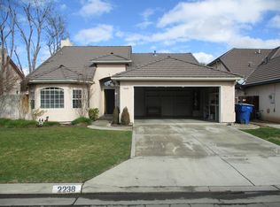 2338 E Skyview Ave, Fresno, CA 93720