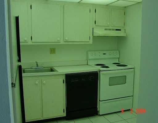 4th image of 7900 Fairview Dr APT 101