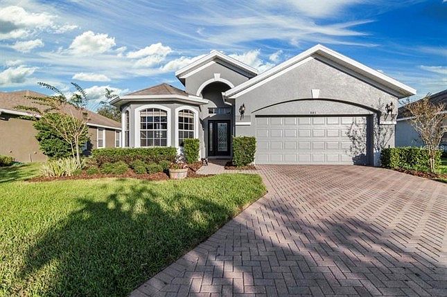 1st image of 843 Meadow Glade Dr