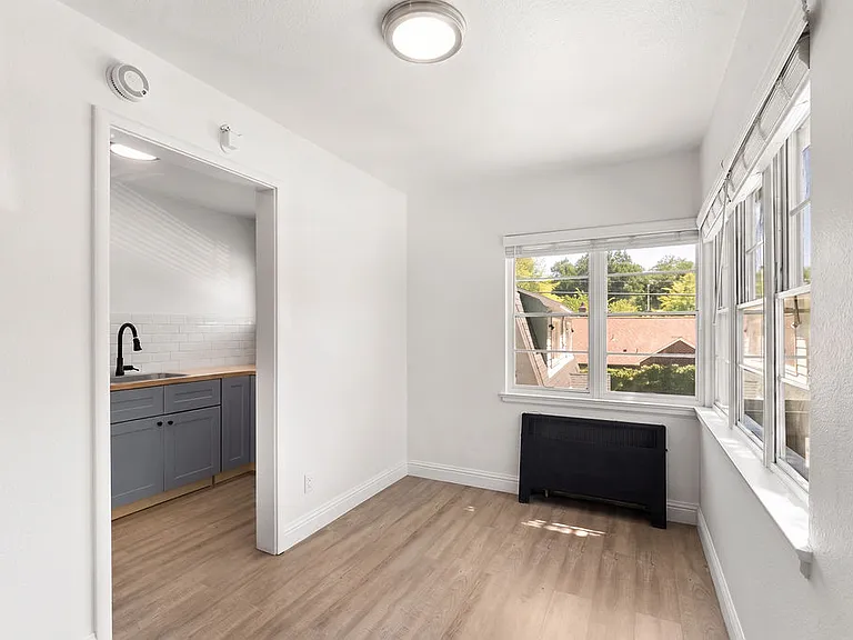 1045 Riverside Dr #D-3 — Photo 12