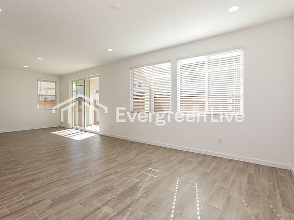 3rd image of 10131 E Ulysses Ave