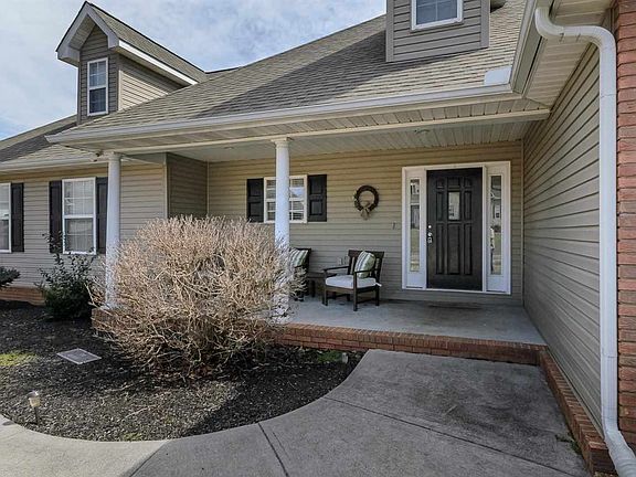 4th image of 2056 Strawberry Dr