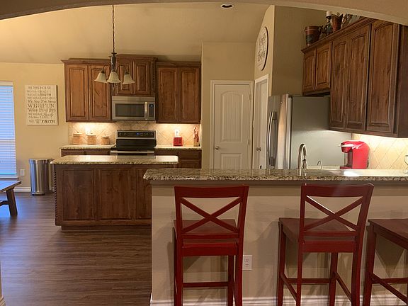 3rd image of 210 Bridle Path Dr