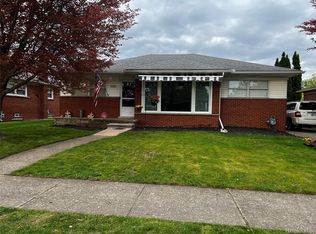 3125 Syckelmoore St, Trenton, MI 48183