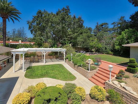 2nd image of 4812 Ocean View Blvd