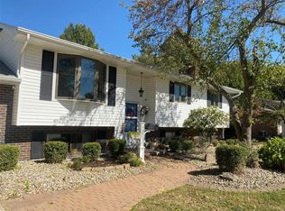 505 Rebecca Dr, O'Fallon, IL 62269
