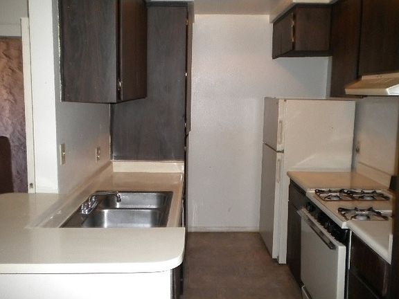 3rd image of 1609 W GLENDALE Avenue #270