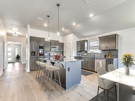 Kitchen Breakfast Area