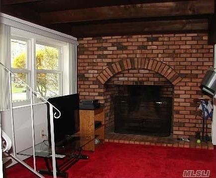 2nd image of 9 Fairway Dr
