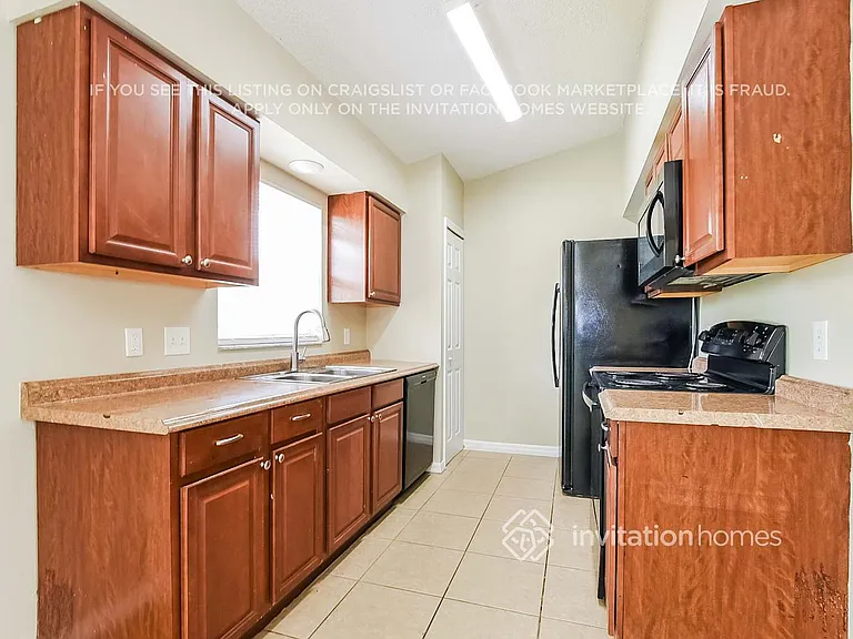 2830 Chalmer St — Photo 7