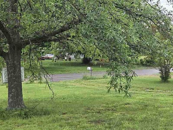 5th image of 422 Parker Rd