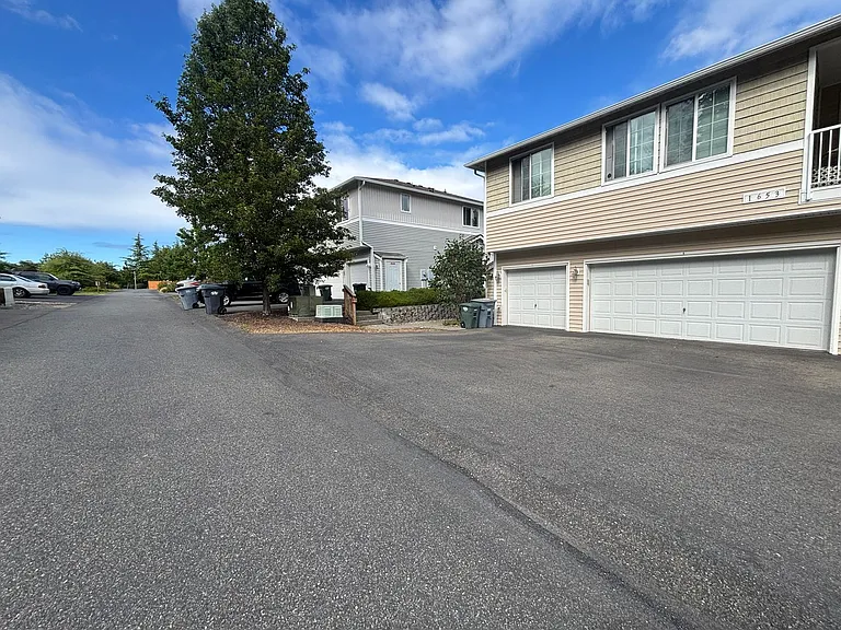 1653 Burnside Pl #B — Photo 20