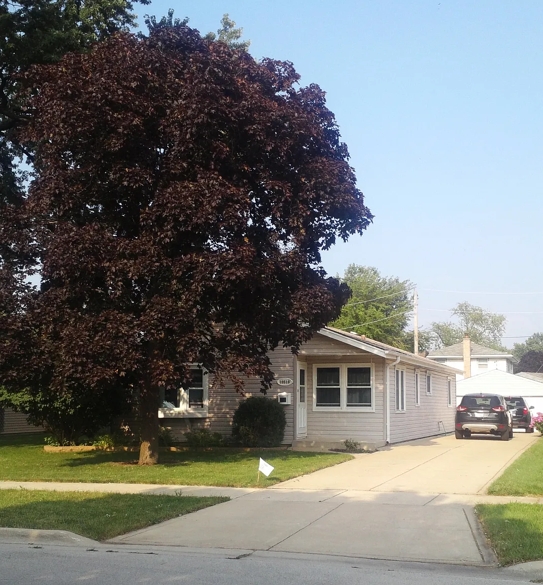 10519 Princess Ave photo 1