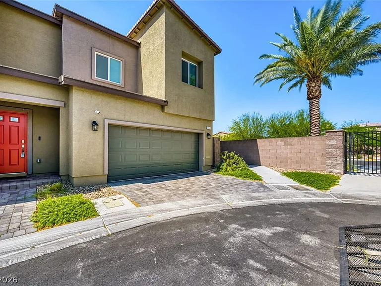 4277 Venus Falls Ave — Photo 3