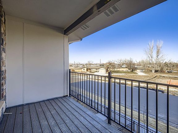 4th image of 1003 Schlagel St #3
