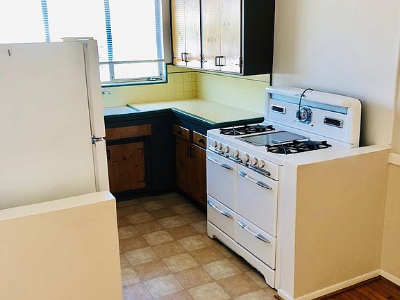 4th image of 1254 N Mansfield Ave APT 5