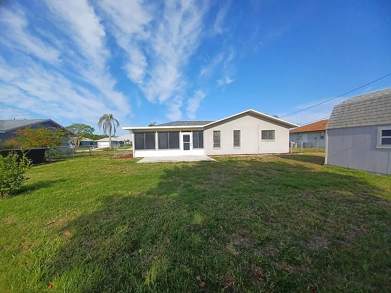 3305 SW 7th Pl — Photo 14