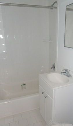 3rd image of 4515 Colden St APT 1B