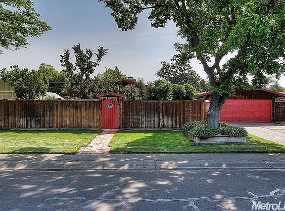 2nd image of 6720 N Pershing Ave