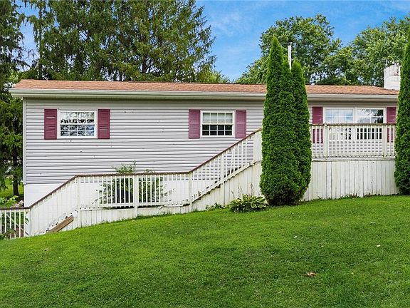 3rd image of 490 Cedarhurst Dr