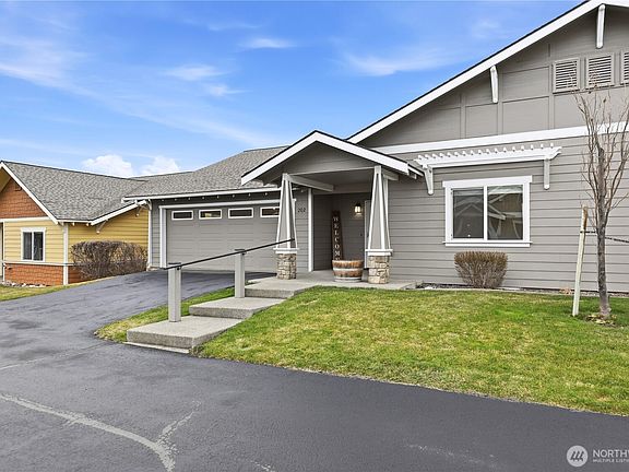 3rd image of 803 S Willow Street #202