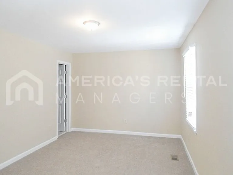 378 Jamestown Manor Dr — Photo 9