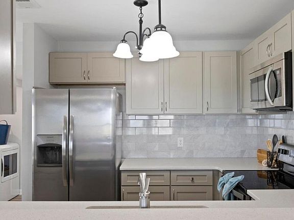 5th image of 219 Seashore Dr #219
