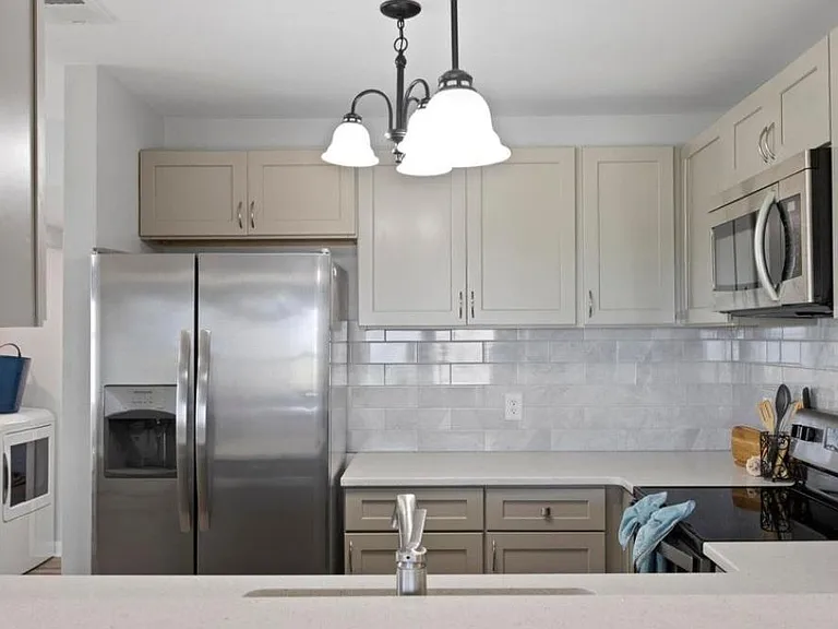 219 Seashore Dr #219 — Photo 5