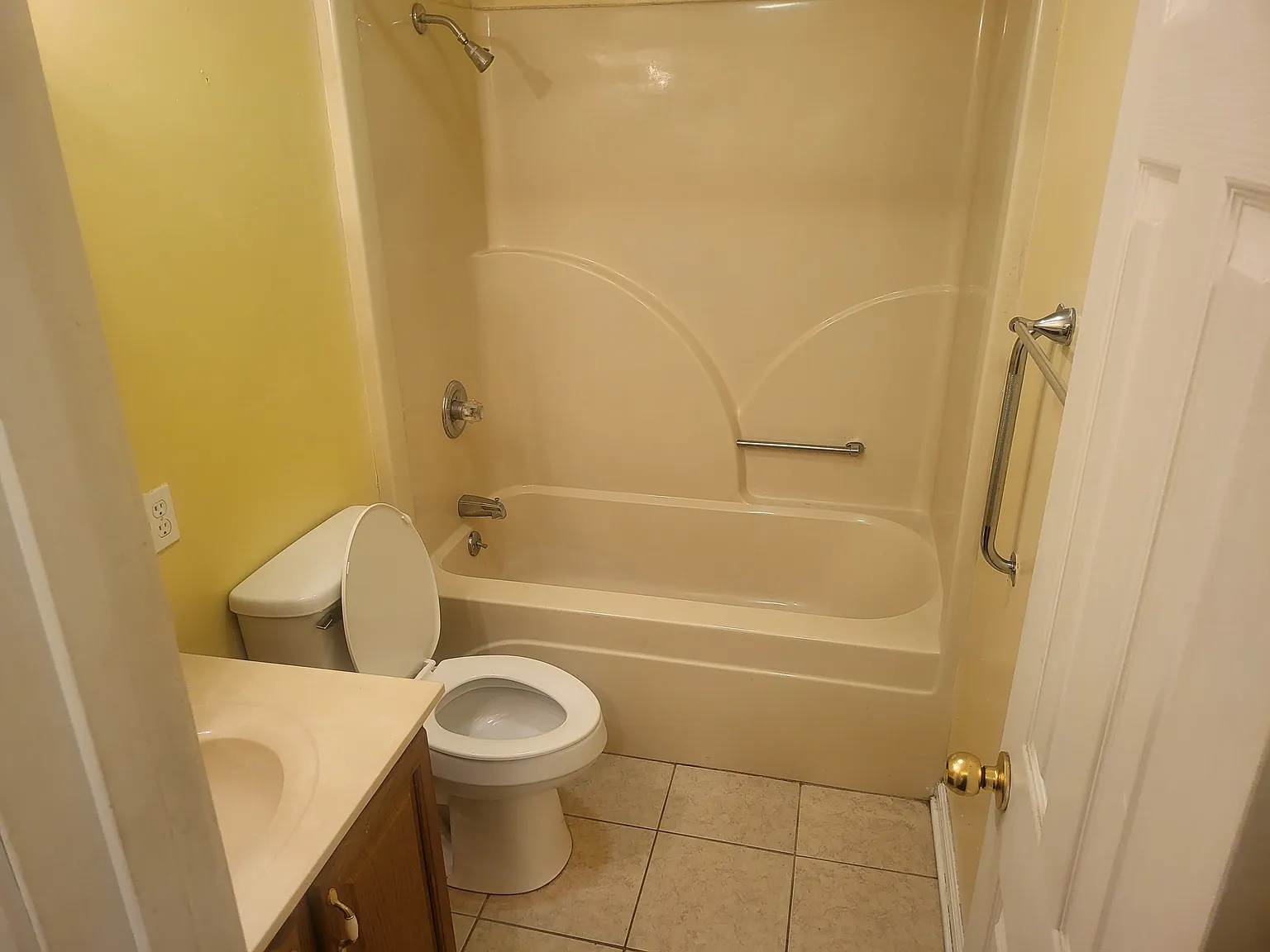 2116 North Ave — Photo 2
