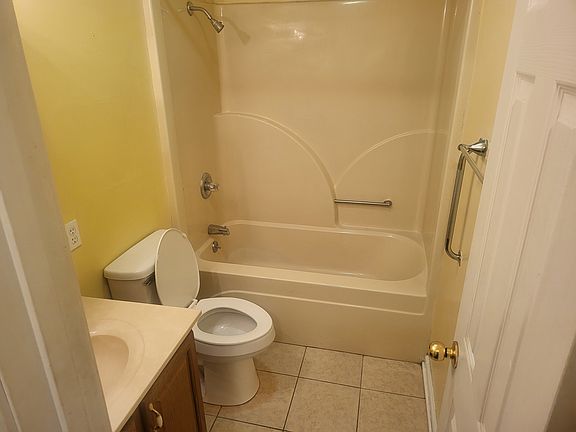 2nd image of 2116 North Ave APT 4