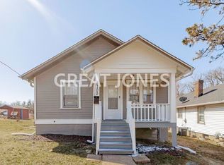 8700 Wales Rd, Saint Louis, MO 63121