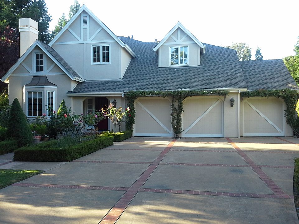 1st image of 155 Gloria Cir